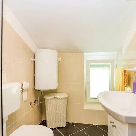 Adriatic Baska, Floor Apartment *